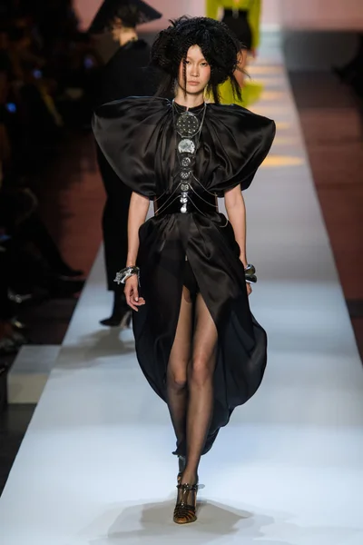 Look 30